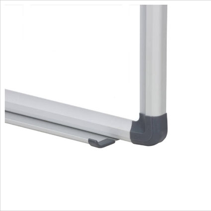 壁掛けホワイトボードのフレームの写真となります。